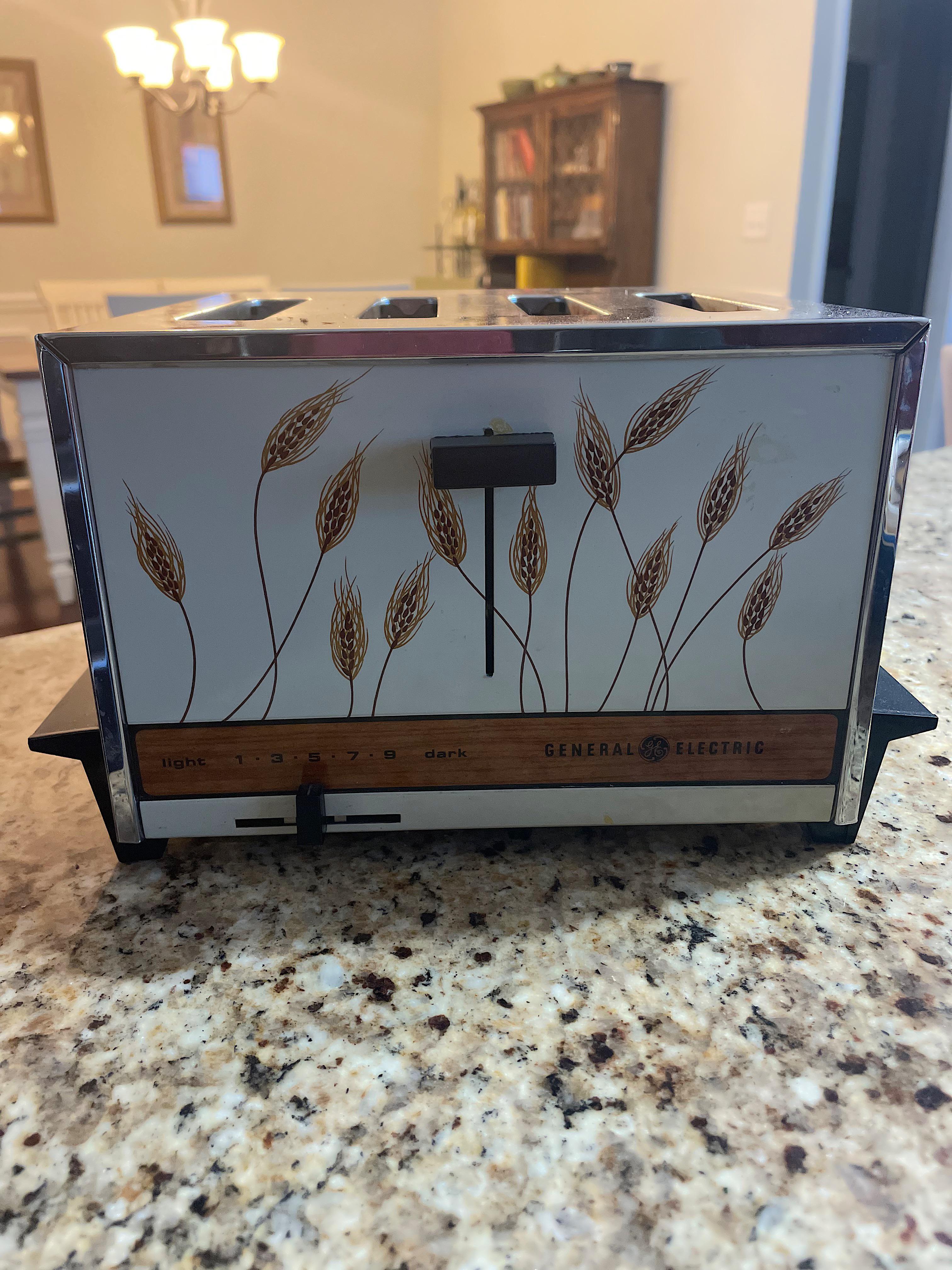 1982 GE Toaster
